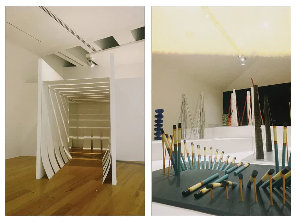 On the left is a corridor through which one can enter the hall. According to the artist's idea, this is a "moving" corridor - the walls are not static, they can move when a person passes by them